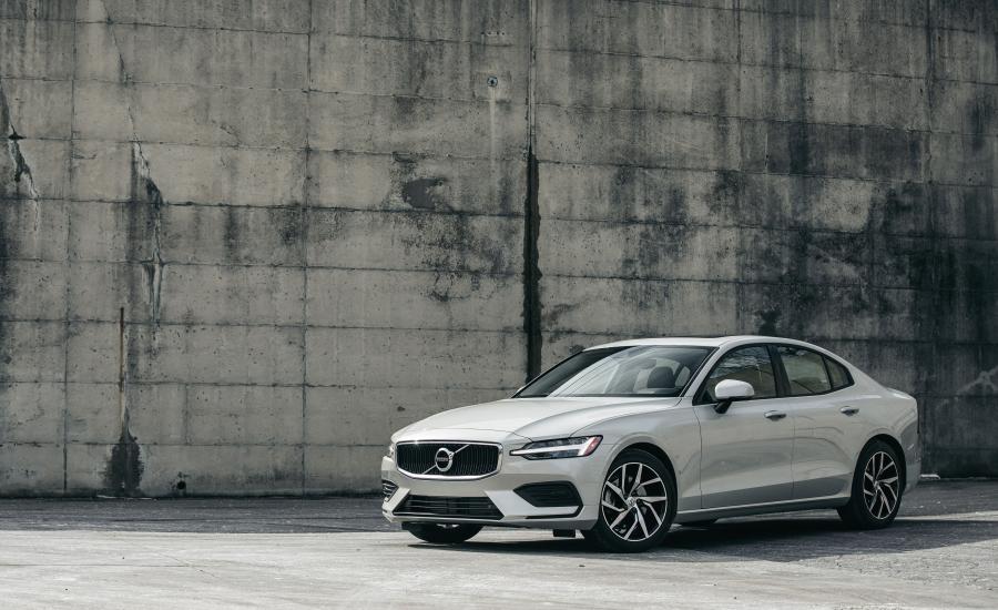  Volvo S60 T5 Momentum 2018 года  (NA) (фото 22 из 41)
